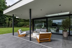 Koningskaars 20, 6418 PR Heerlen - 11 - Loungehoek met olijfboom.jpg